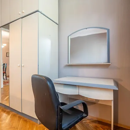 2bdr Retro Coziness 아파트