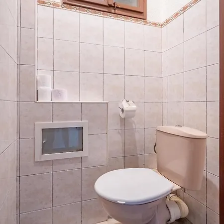 2bdr Retro Coziness *