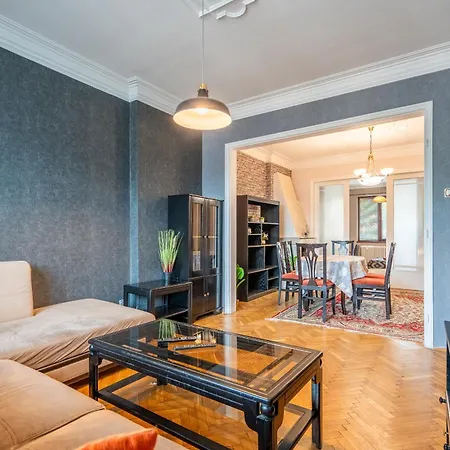 2bdr Retro Coziness Apartman