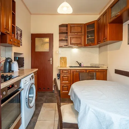 2bdr Retro Coziness