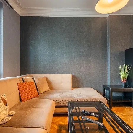 2bdr Retro Coziness