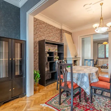 2bdr Retro Coziness *